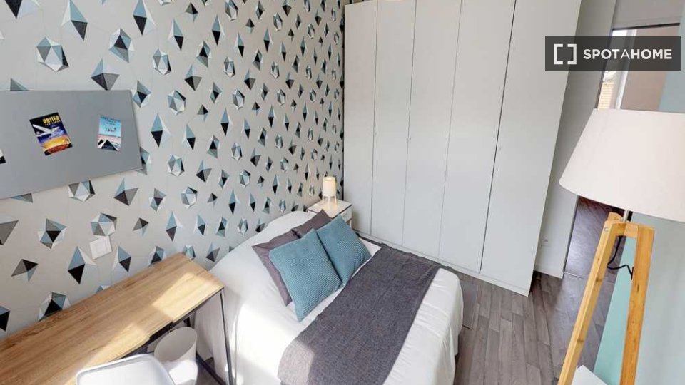 Double room Lille, 4 beds, 80m² — photo 16