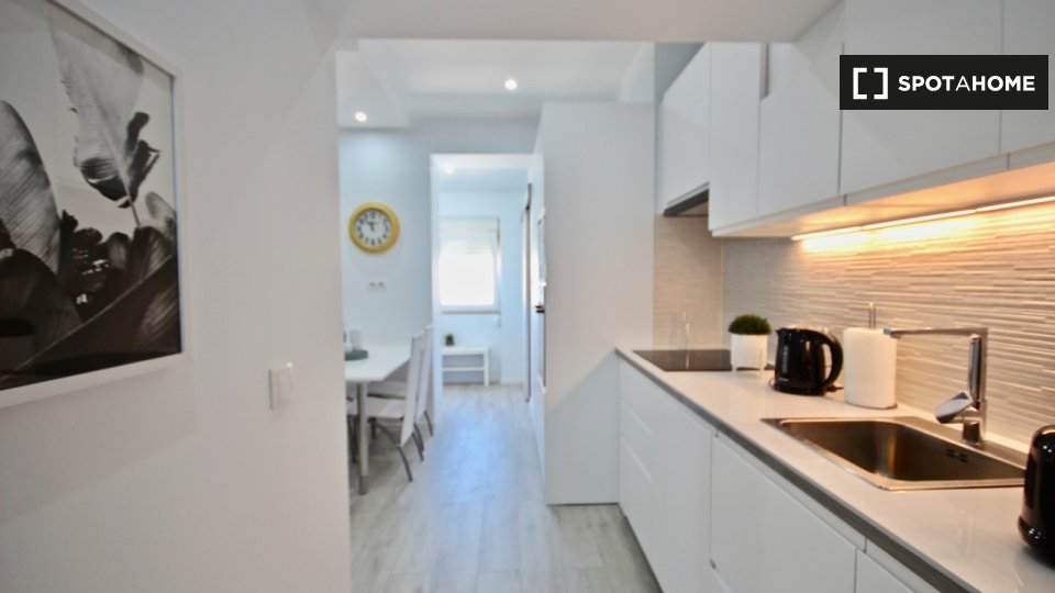 Apartment Lisbon, 2 beds — photo 10