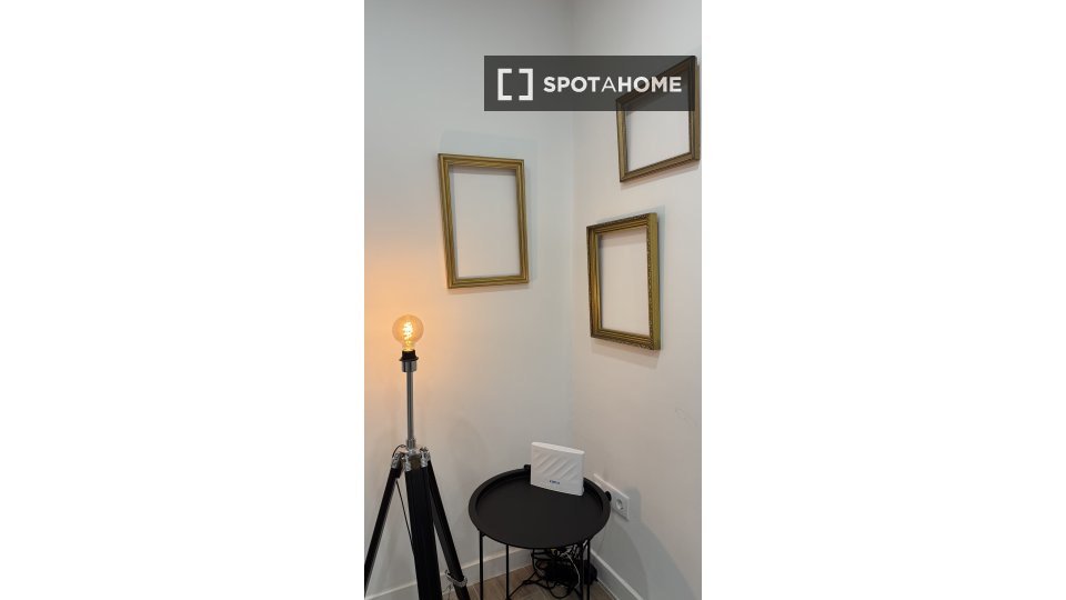 Double room Malaga, 5 beds, 98m² — photo 7