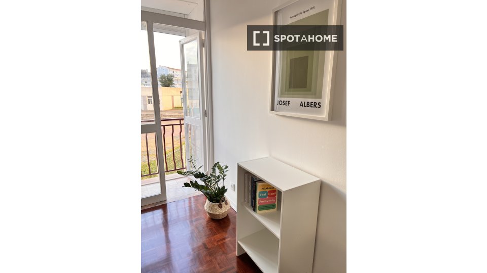 Double room Lisbon, 6 beds — photo 19
