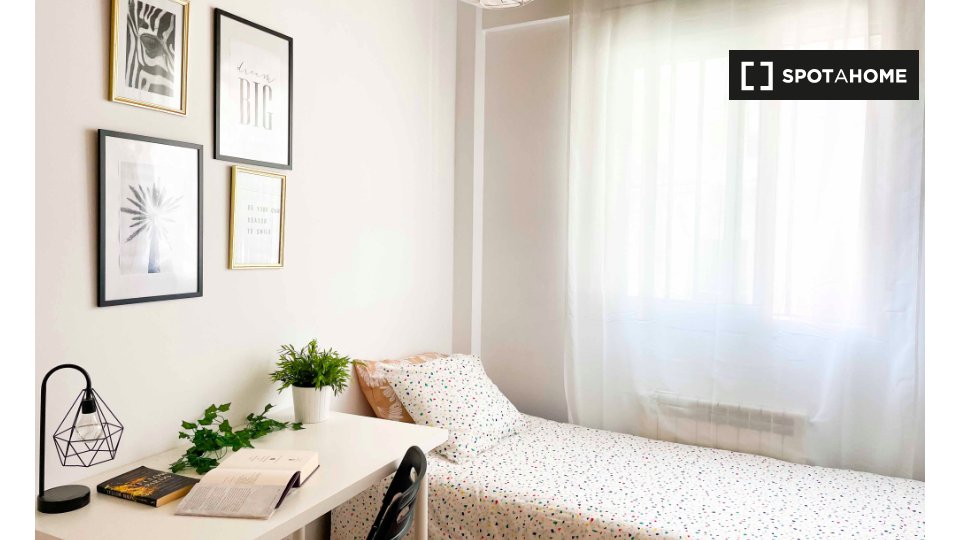 Double room Madrid, 8 beds, 180m² — photo 5