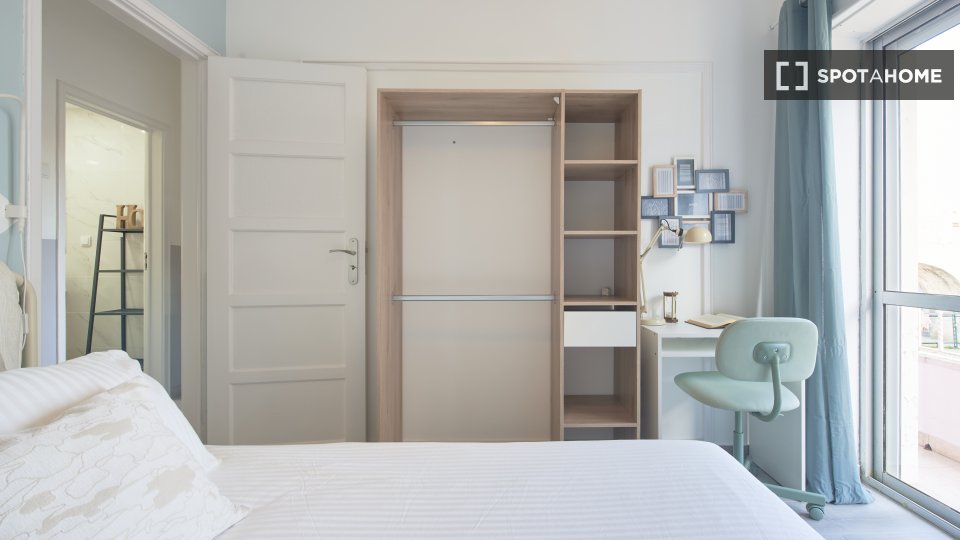 Double room Lisbon, 4 beds — photo 19