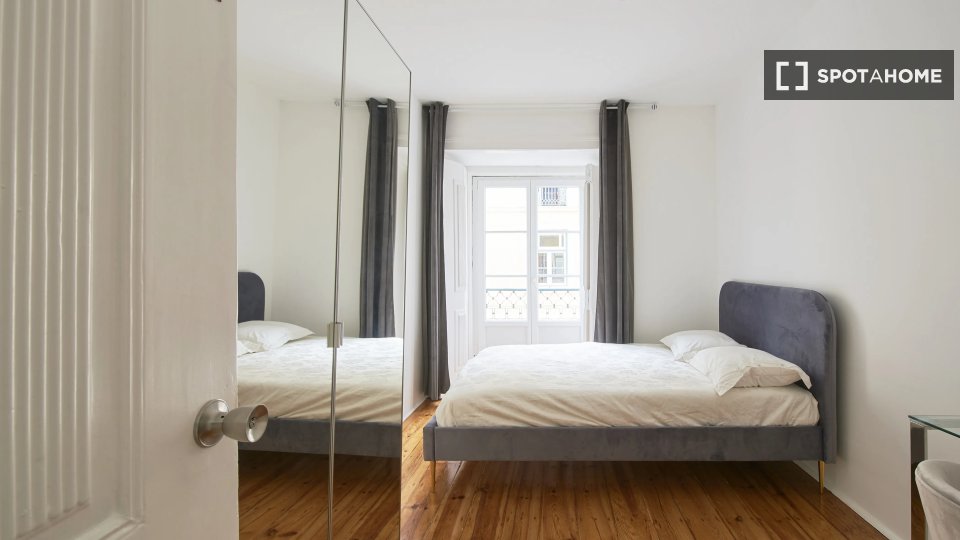 Double room Lisbon, 8 beds — photo 10