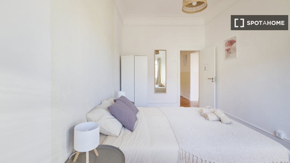 Double room Lisbon, 11 beds — photo 41