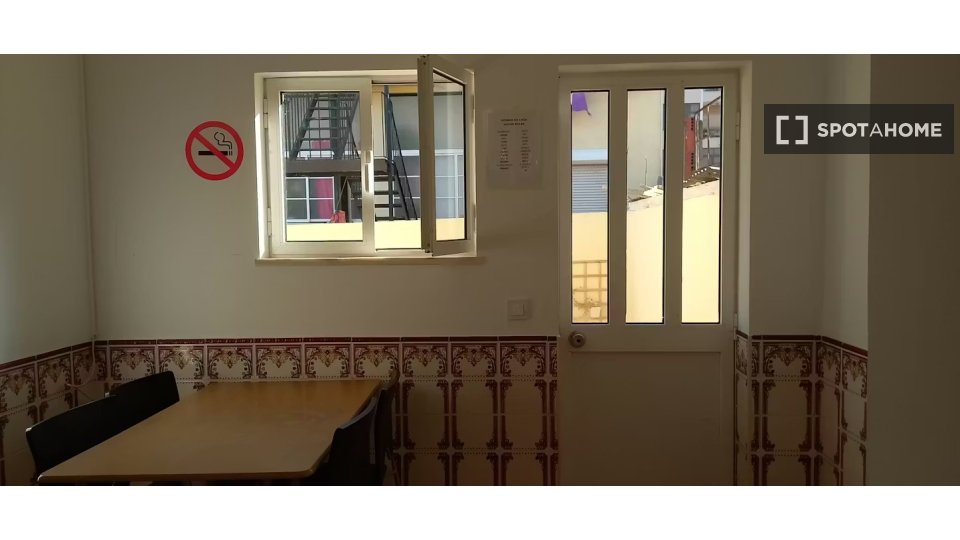 Double room Lisbon, 6 beds — photo 15