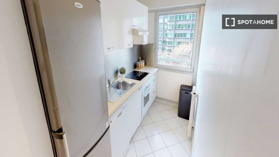 Double room Paris, 3 beds, 70m² — photo 1
