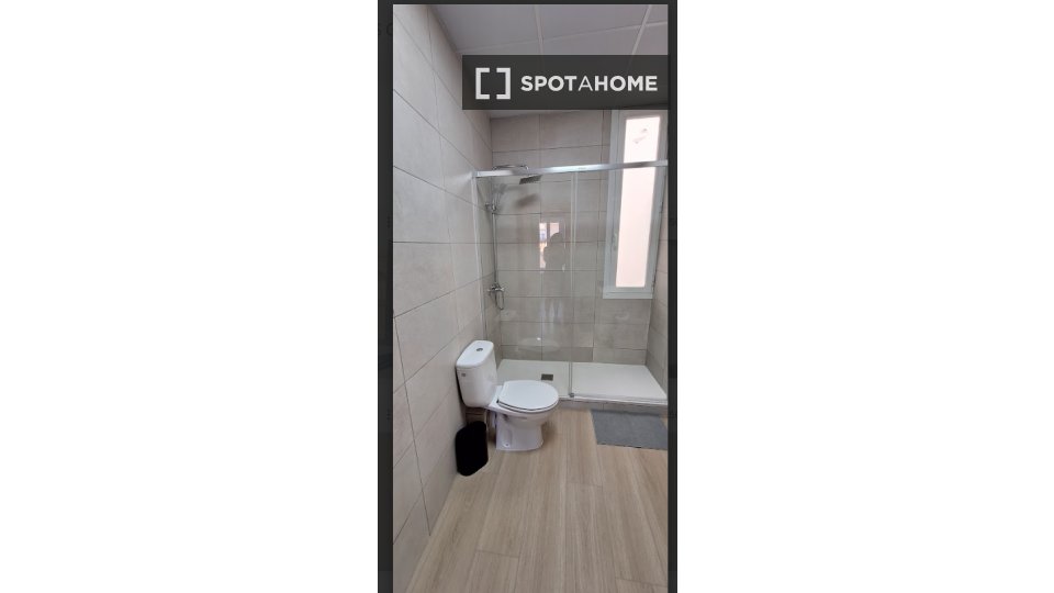 Double room Madrid, 5 beds — photo 14