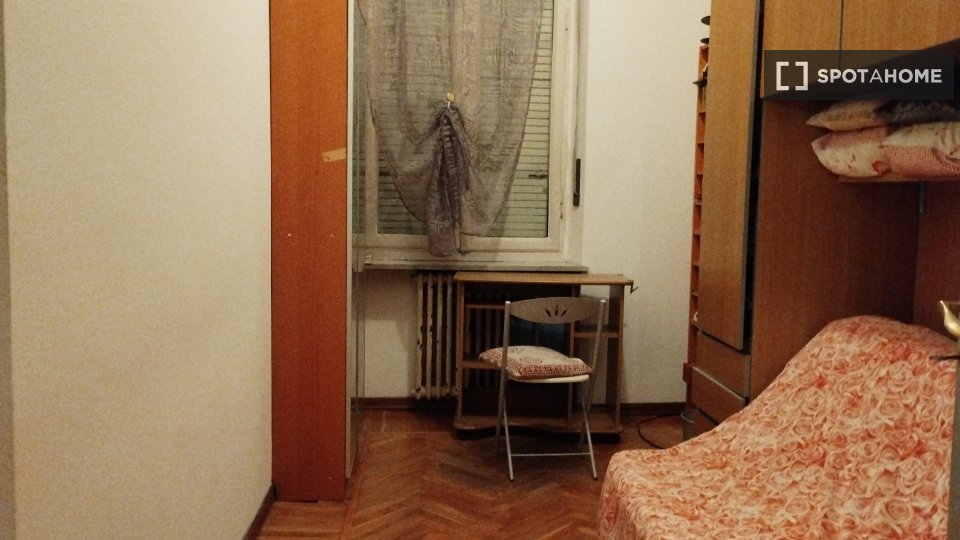 Double room Turin, 3 beds, 130m² — photo 8