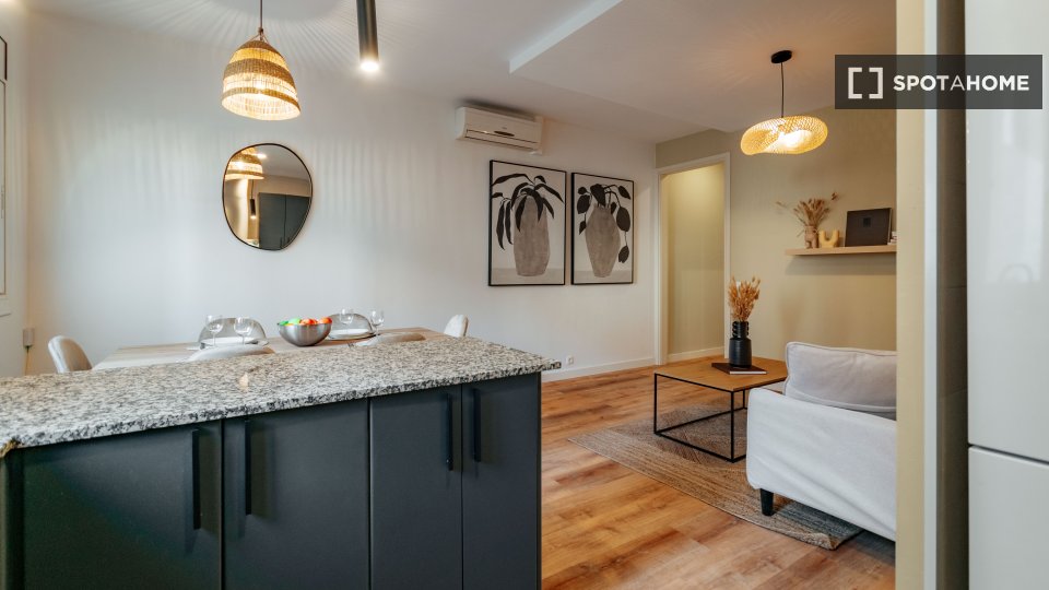 Double room Barcelona, 4 beds, 105m² — photo 10