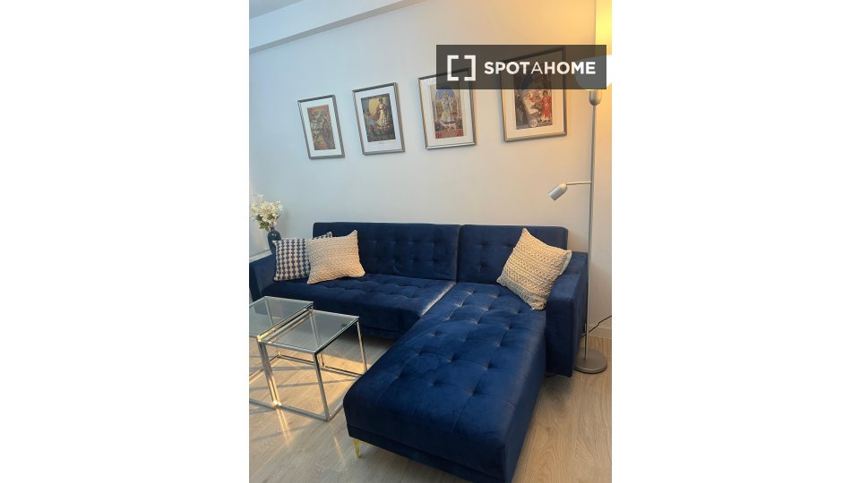 Apartment Seville, 3 beds, 56m² — photo 10