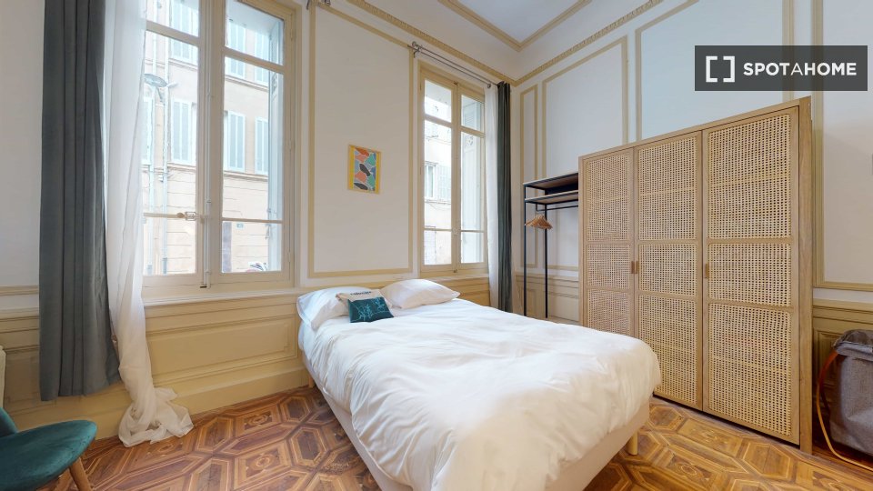 Double room Marseille, 14 beds — photo 2