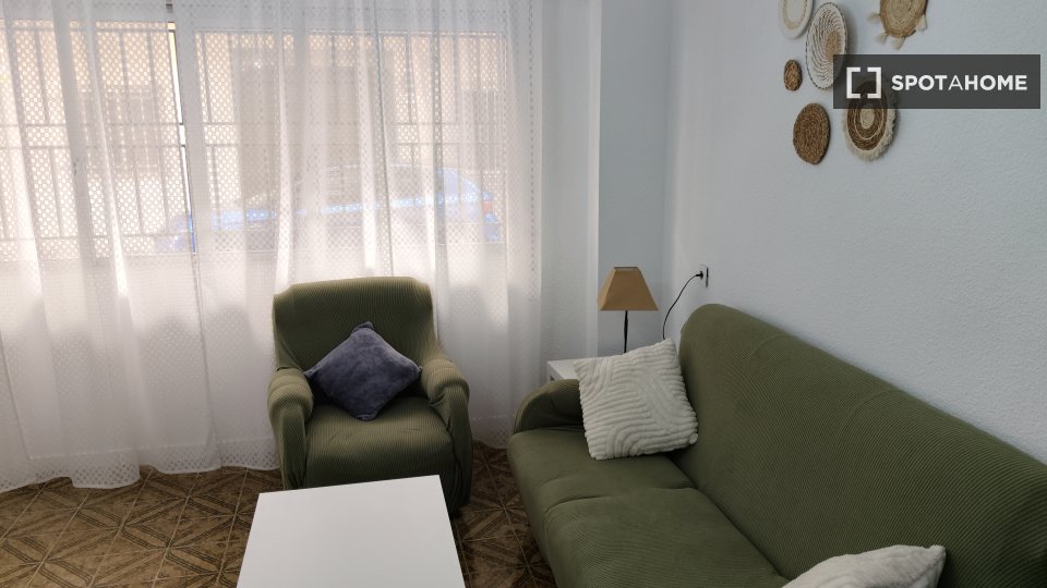Apartment Valencia, 4 beds, 111m² — photo 1