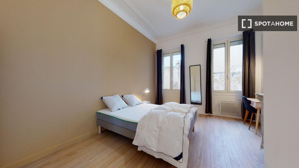 Double room Marseille, 18 beds — photo 23