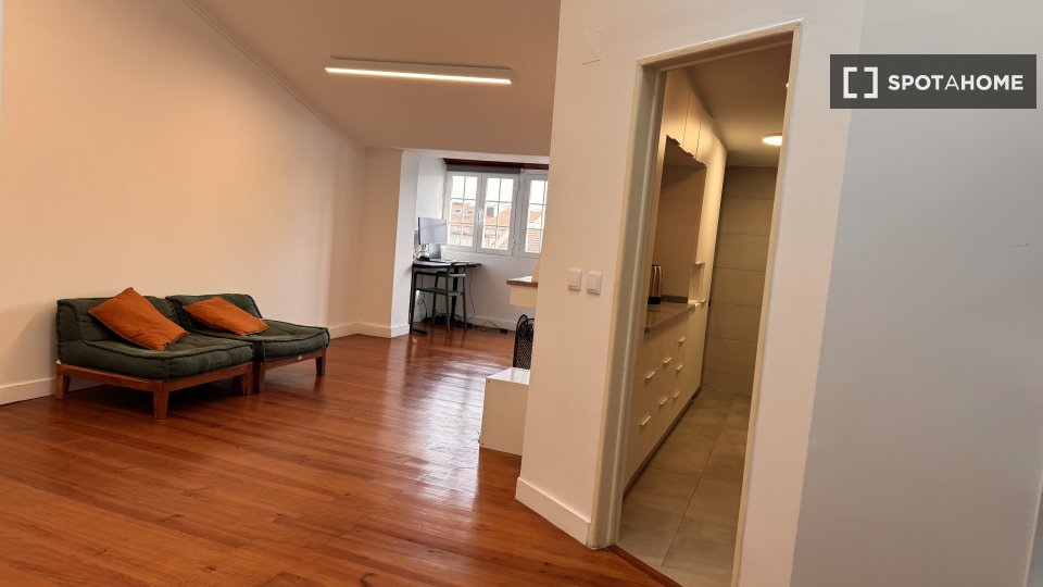 Apartment Lisbon, 2 beds — photo 13