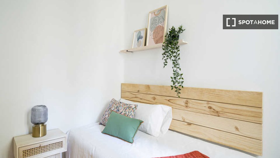 Double room Madrid, 8 beds — photo 62