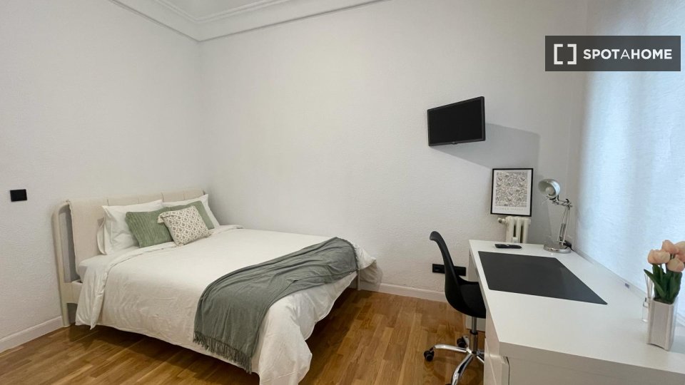 Double room Madrid, 7 beds — photo 12