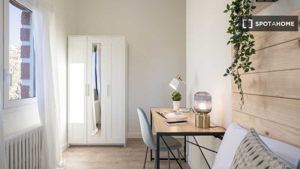 Double room Madrid, 17 beds, 560m² — photo 39