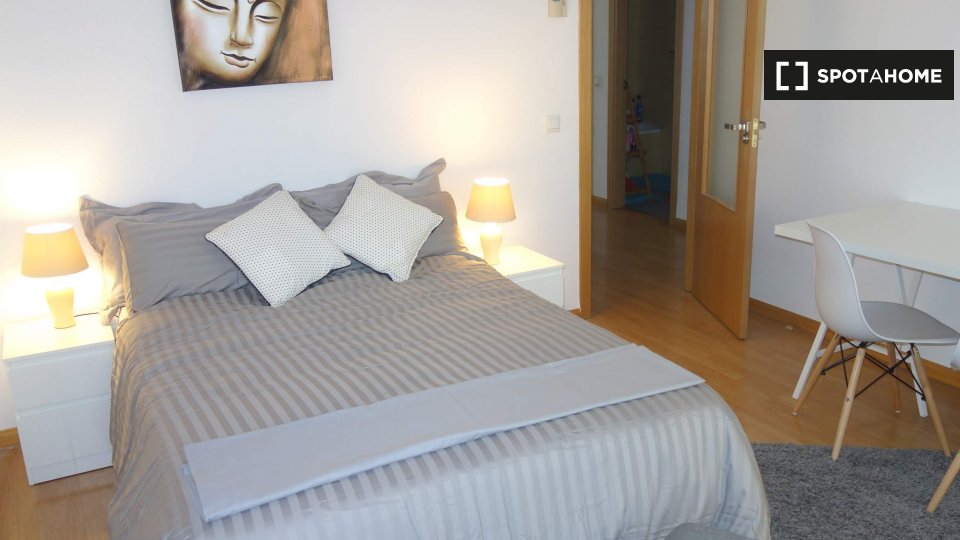 Double room Madrid, 6 beds, 95m² — photo 4