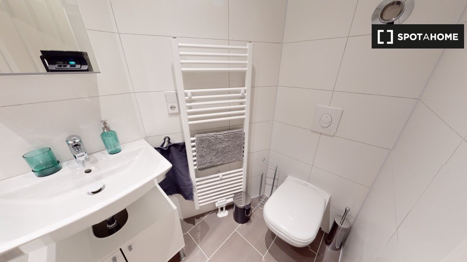 Apartment Berlin, 1 bed, 70m² — photo 1