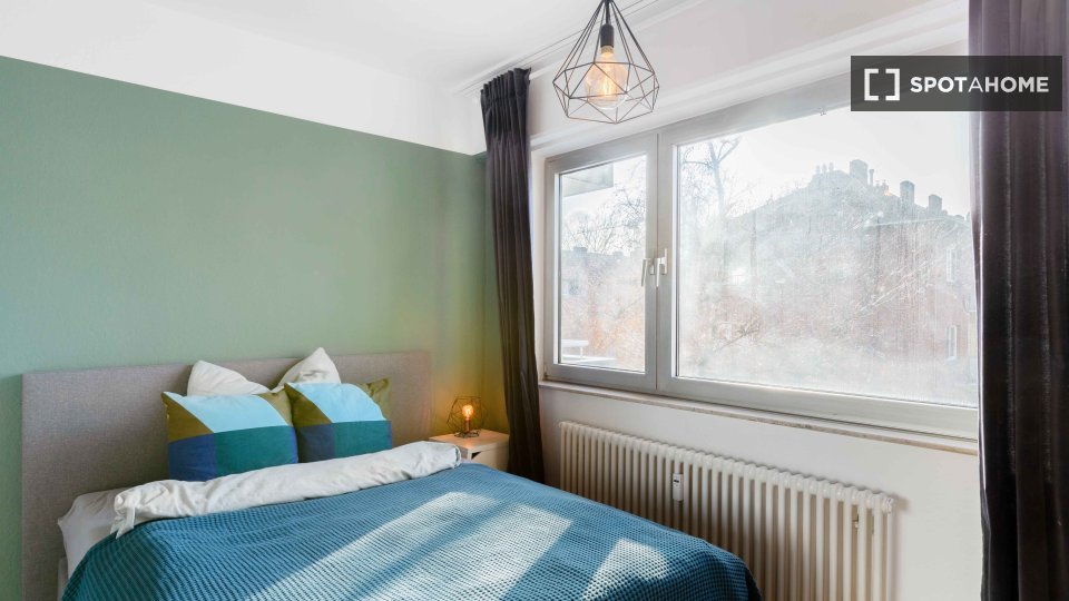 Double room Cologne, 5 beds, 151m² — photo 3