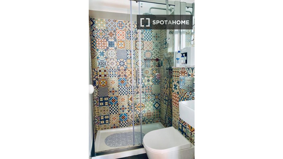 Apartment Lisbon, 2 beds, 54m² — photo 16