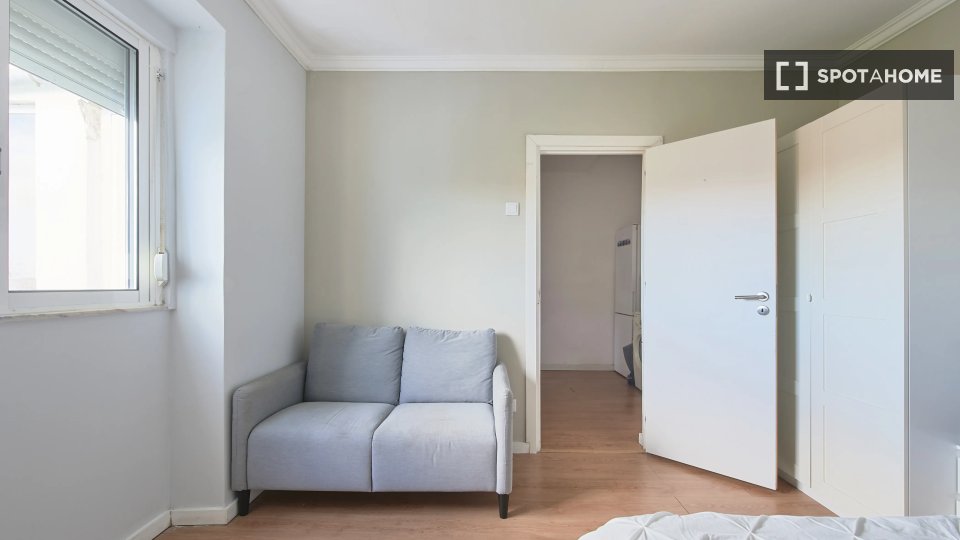 Double room Lisbon, 4 beds — photo 3