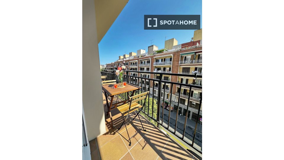 Apartment Barcelona, 3 beds, 80m² — photo 2
