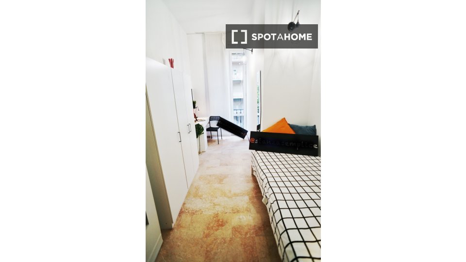Double room Milan, 5 beds — photo 13