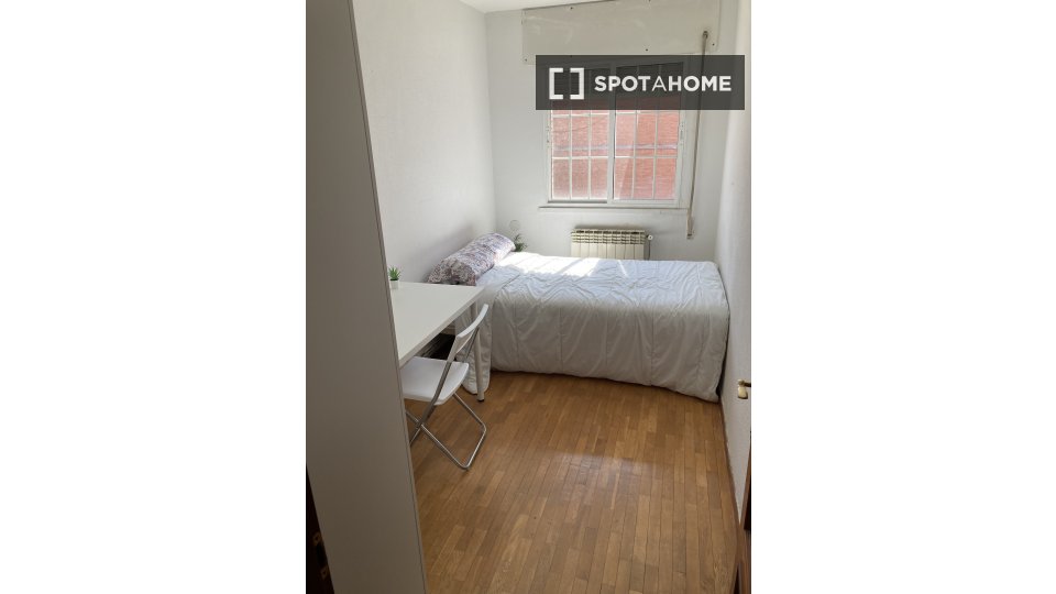 Double room Madrid, 4 beds, 70m² — photo 10