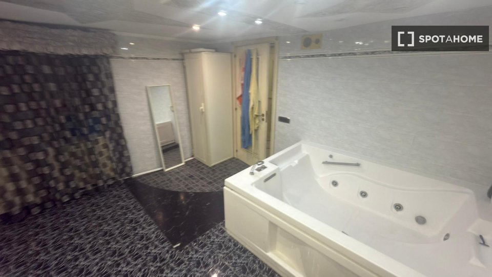 Apartment Naples, 5 beds — photo 14
