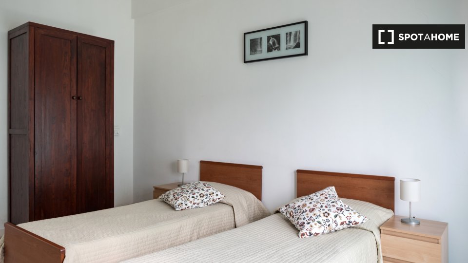 Double room Rome, 3 beds — photo 9
