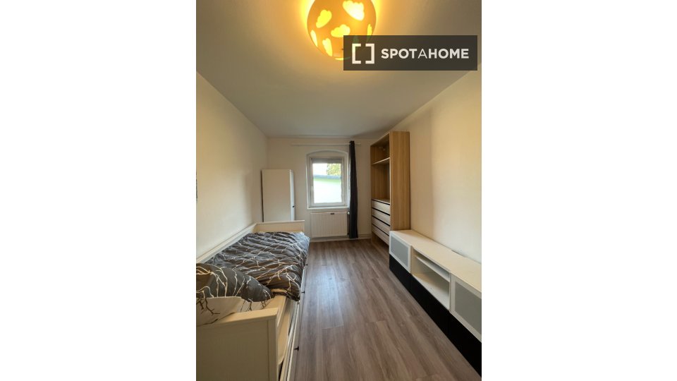 Apartment Berlin, 2 beds, 83m² — photo 2