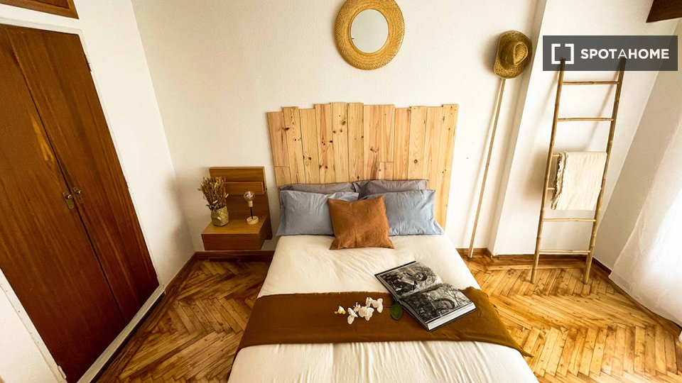 Double room Madrid, 7 beds — photo 5