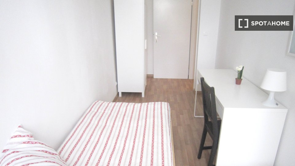 Double room Berlin, 3 beds, 43m² — photo 7