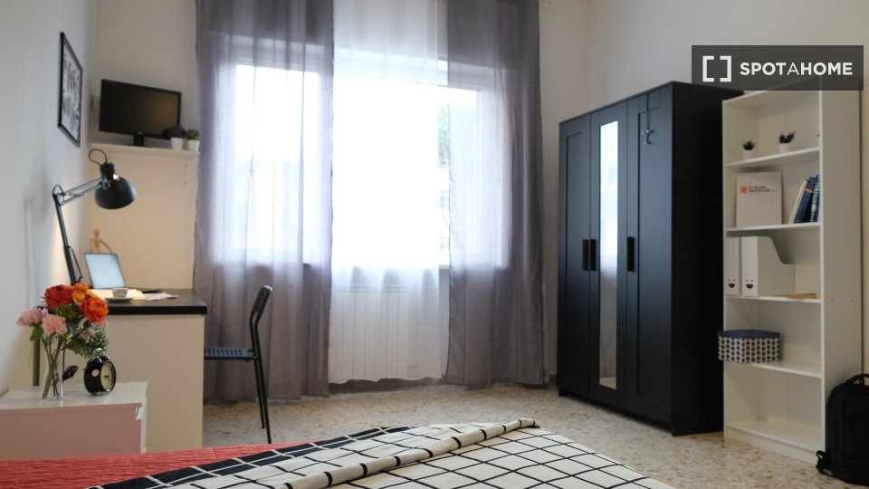 Double room Naples, 4 beds — photo 17
