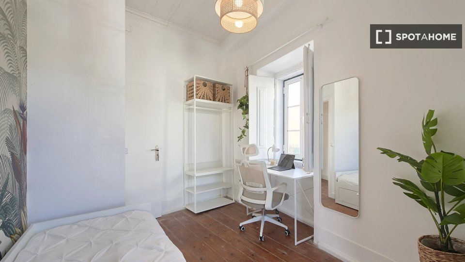 Double room Lisbon, 13 beds — photo 11