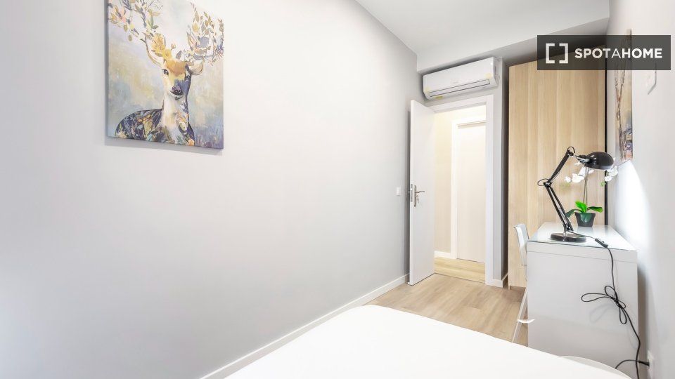 Double room Madrid, 14 beds — photo 14