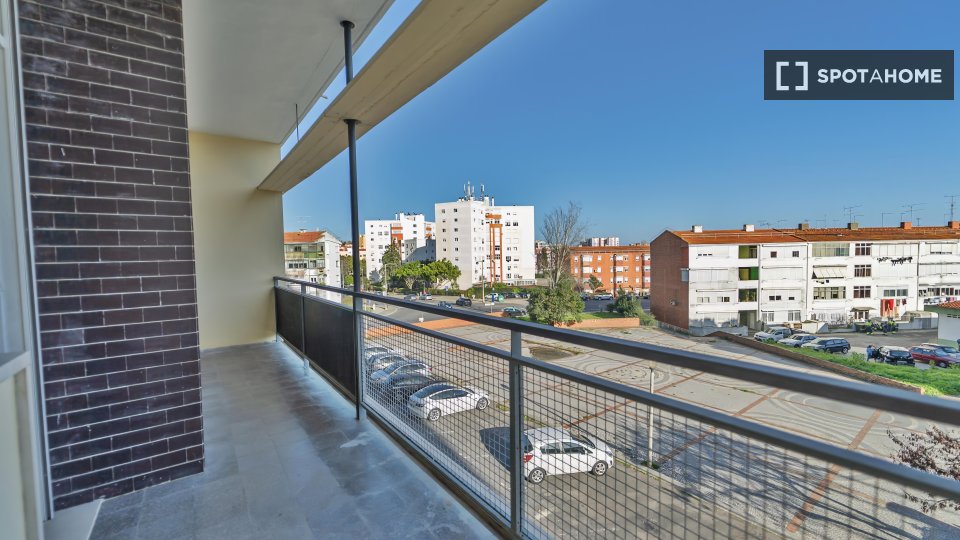 Double room Lisbon, 6 beds — photo 11