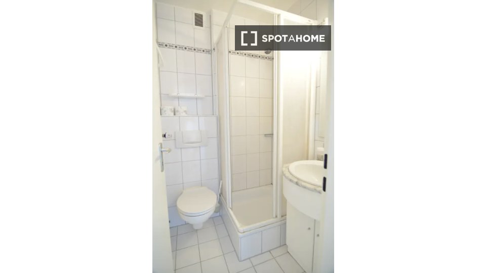 Apartment mono Frankfurt, 25m² — photo 1