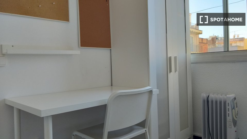 Double room Barcelona, 5 beds, 90m² — photo 6