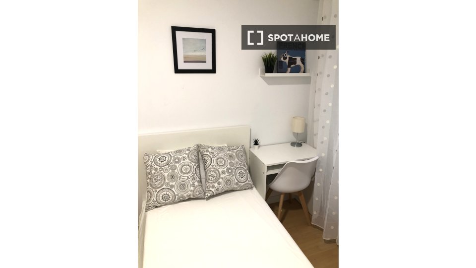 Double room Madrid, 4 beds, 100m² — photo 19