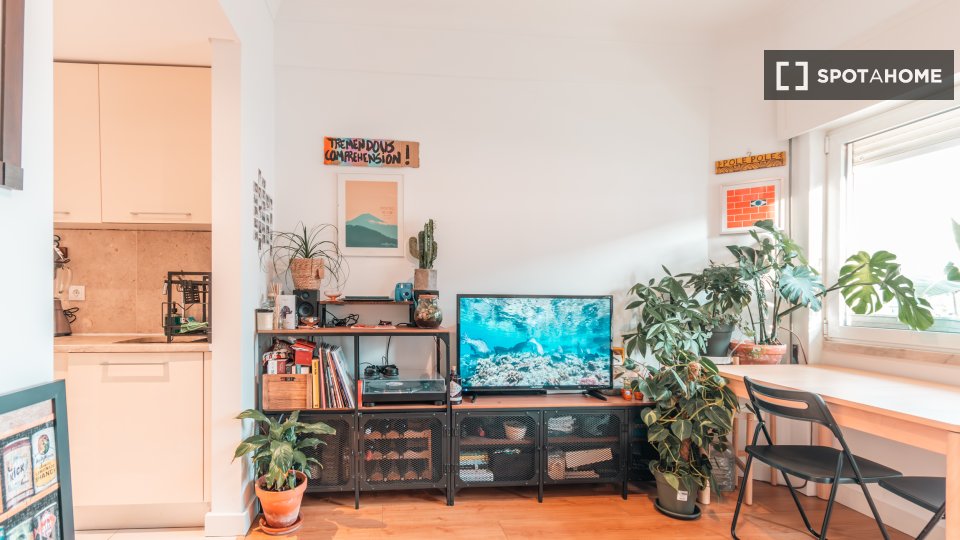 Apartment Lisbon, 1 bed, 48m² — photo 2