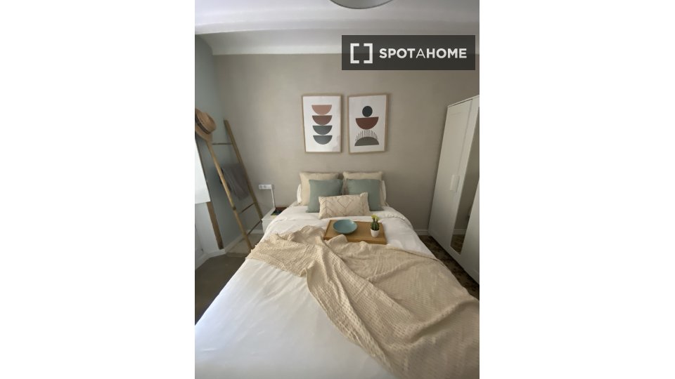 Double room Barcelona, 5 beds, 140m² — photo 15