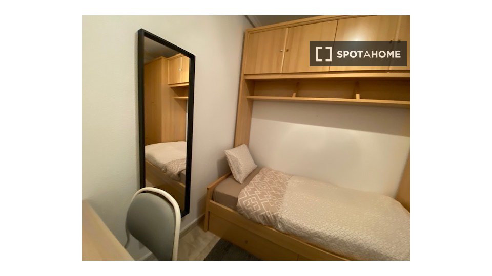 Double room Madrid, 6 beds — photo 15
