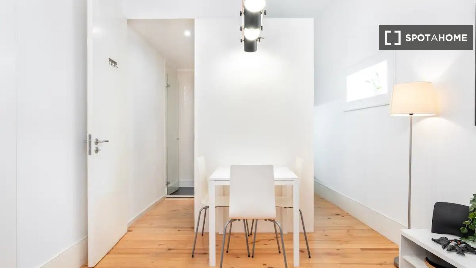 Apartment Porto, 1 bed, 36m² — photo 1