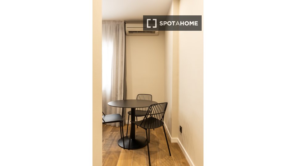 Apartment Barcelona, 1 bed, 36m² — photo 41