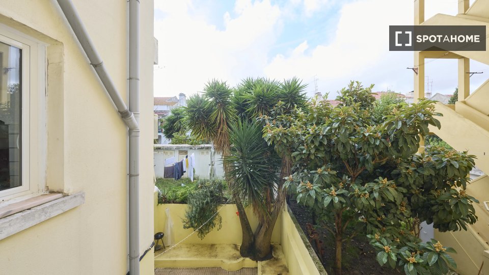 Double room Lisbon, 4 beds — photo 5