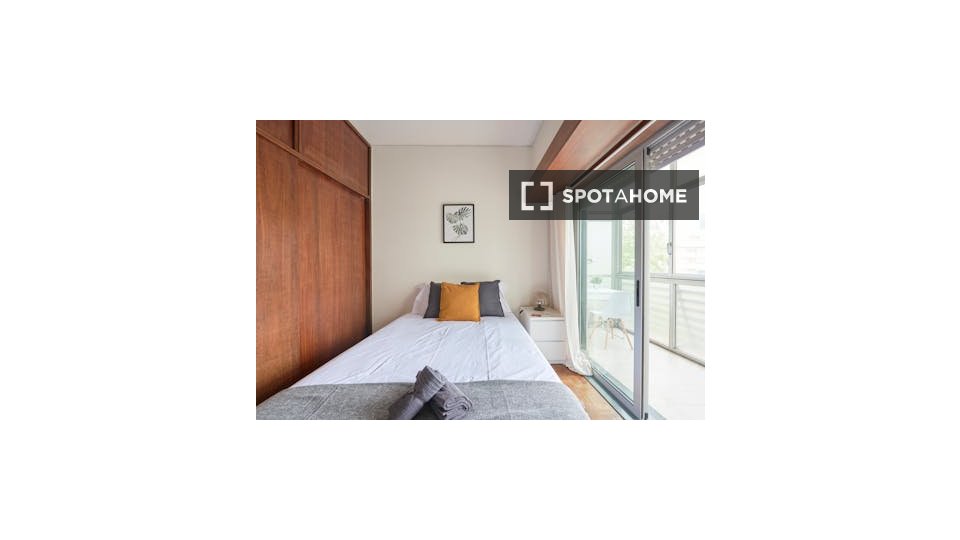 Double room Lisbon, 6 beds — photo 9