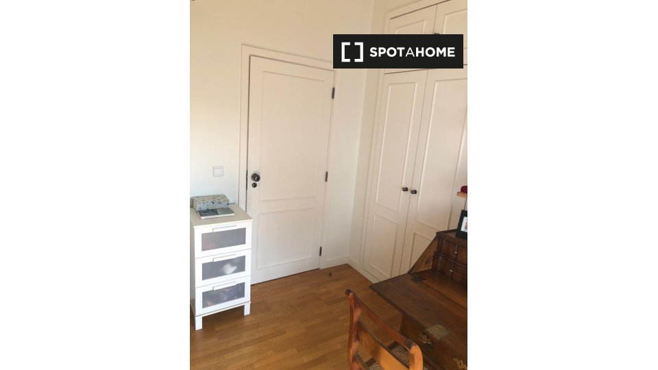 Double room Porto, 3 beds, 170m² — photo 4