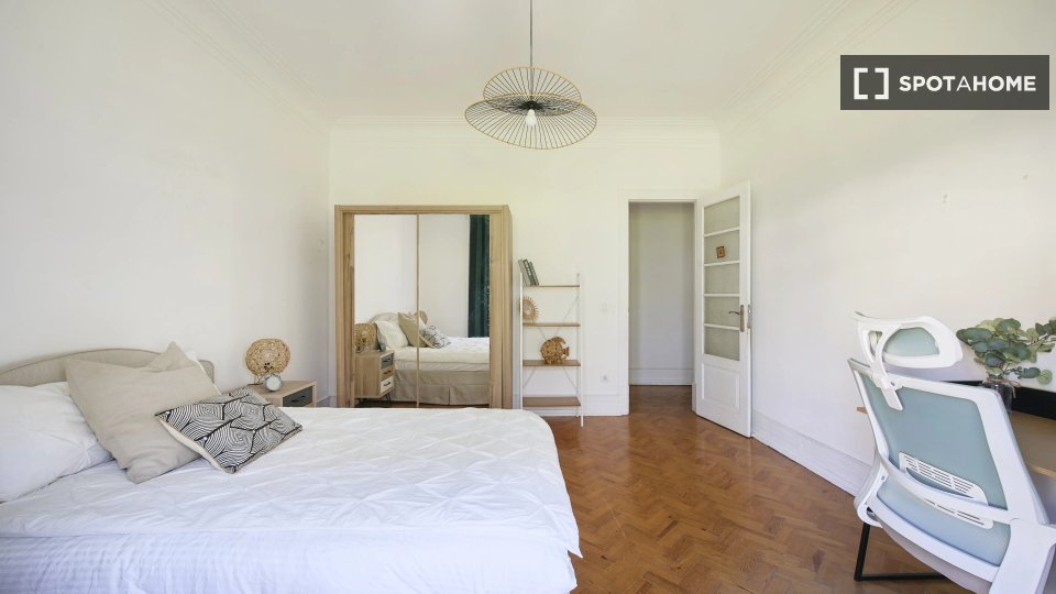 Double room Lisbon, 9 beds — photo 19